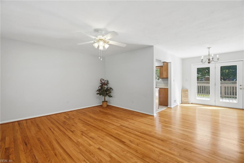 Photo 6 of 30 residential for sale in Virginia Beach virginia