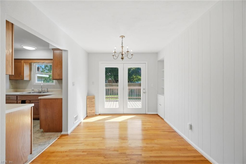 Photo 8 of 30 residential for sale in Virginia Beach virginia