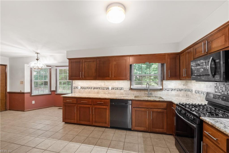 Photo 11 of 43 residential for sale in Chesapeake virginia Photo 11 of 43 residential for sale in Chesapeake virginia