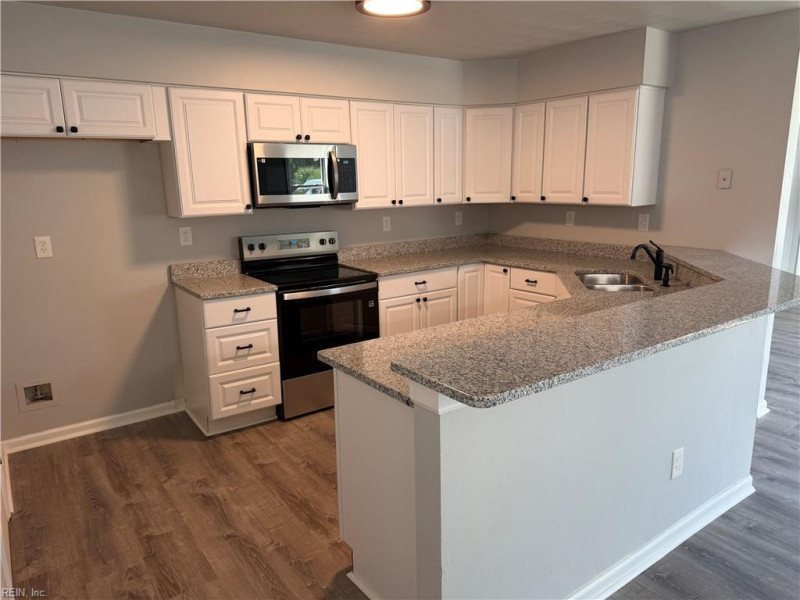 Photo 10 of 27 residential for sale in Virginia Beach virginia