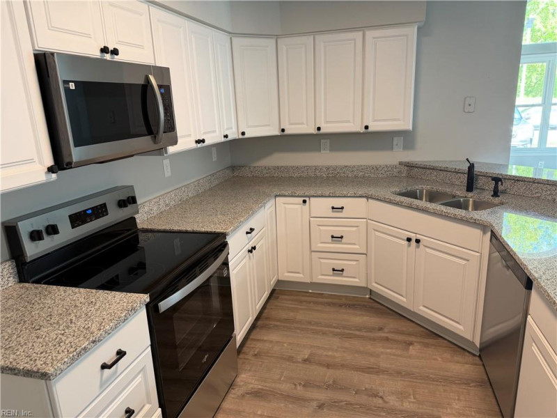 Photo 11 of 27 residential for sale in Virginia Beach virginia