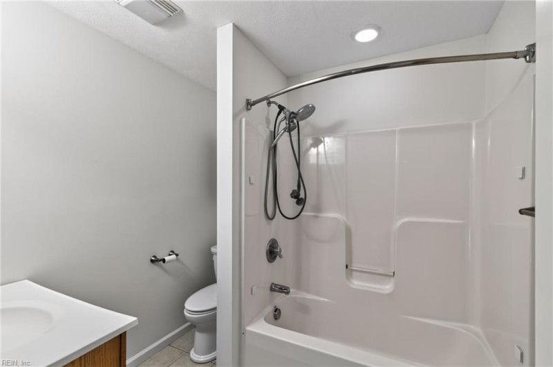 Photo 17 of 40 residential for sale in Poquoson virginia