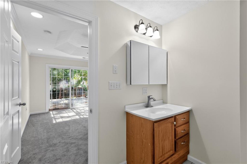 Photo 18 of 40 residential for sale in Poquoson virginia