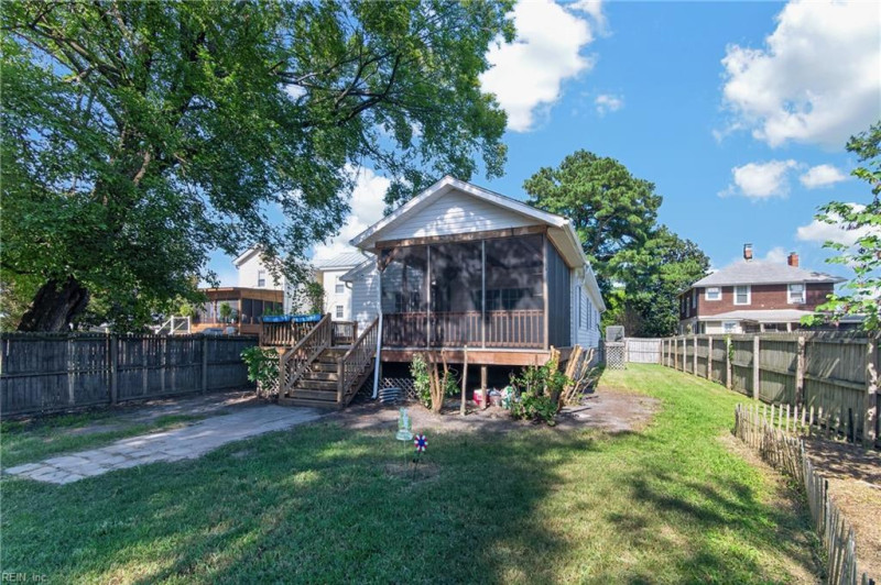 Photo 34 of 40 residential for sale in Poquoson virginia