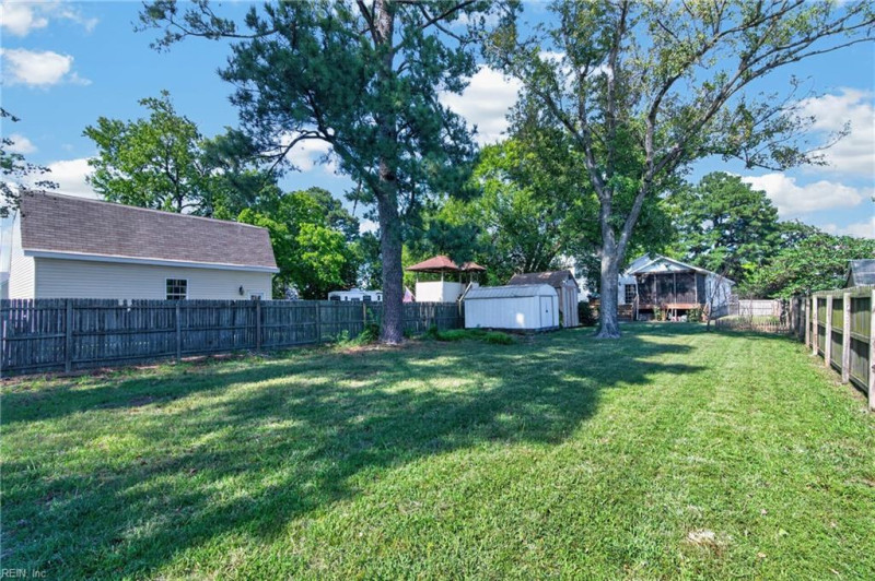 Photo 37 of 40 residential for sale in Poquoson virginia