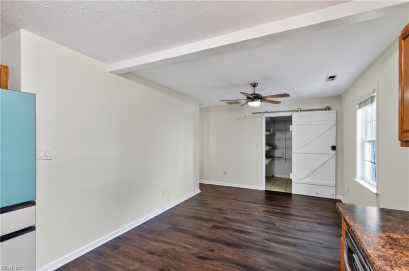 Photo 8 of 40 residential for sale in Poquoson virginia