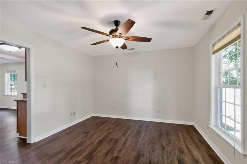 Photo 9 of 40 residential for sale in Poquoson virginia