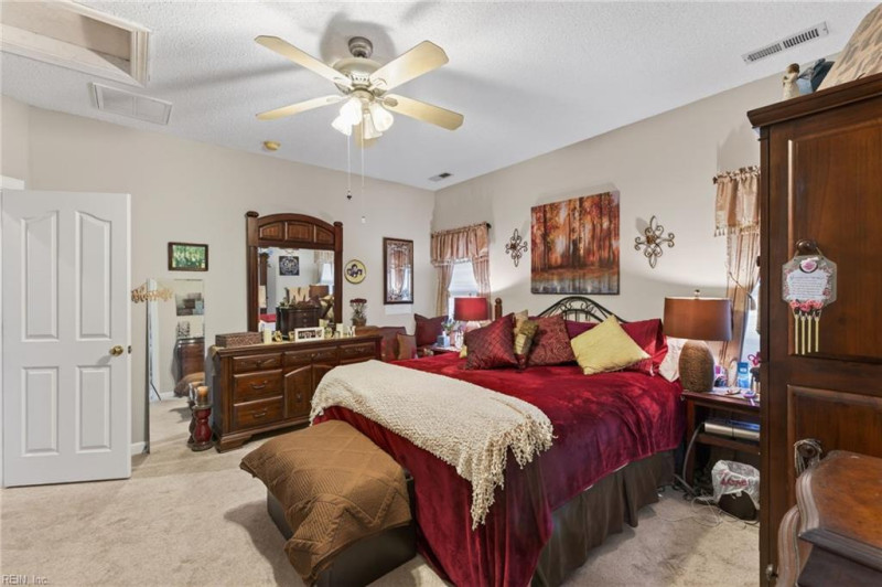 Photo 13 of 27 residential for sale in Virginia Beach virginia