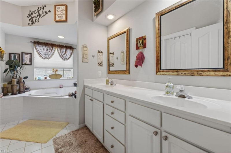 Photo 14 of 27 residential for sale in Virginia Beach virginia