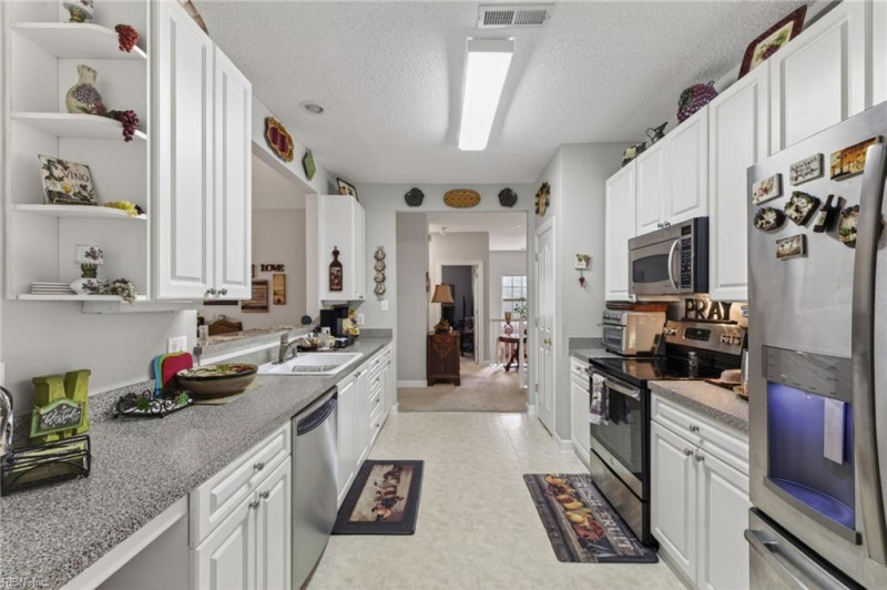 Photo 7 of 27 residential for sale in Virginia Beach virginia