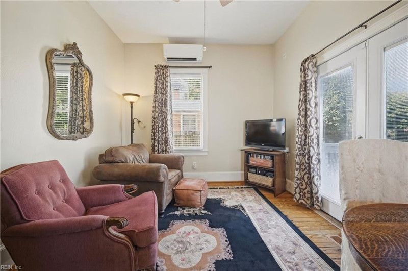 Photo 14 of 48 residential for sale in Portsmouth virginia