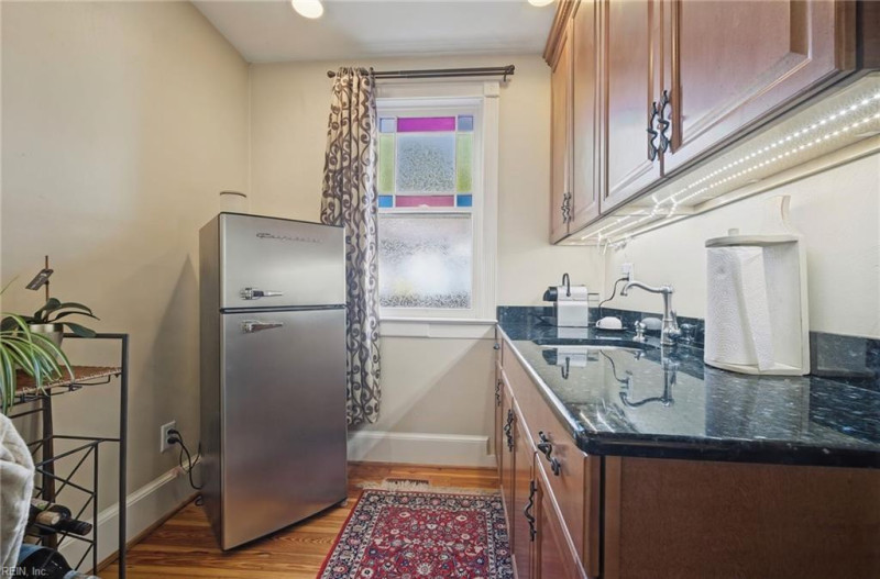 Photo 16 of 48 residential for sale in Portsmouth virginia
