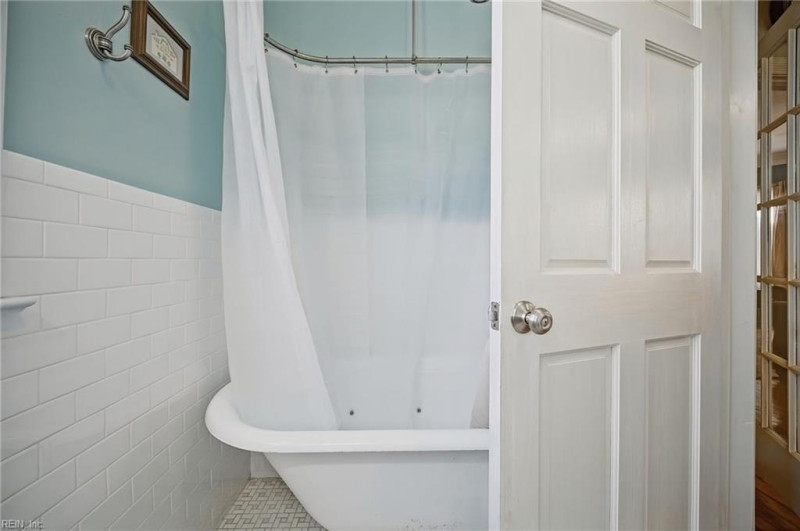 Photo 18 of 48 residential for sale in Portsmouth virginia