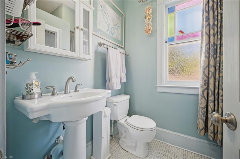 Photo 19 of 48 residential for sale in Portsmouth virginia