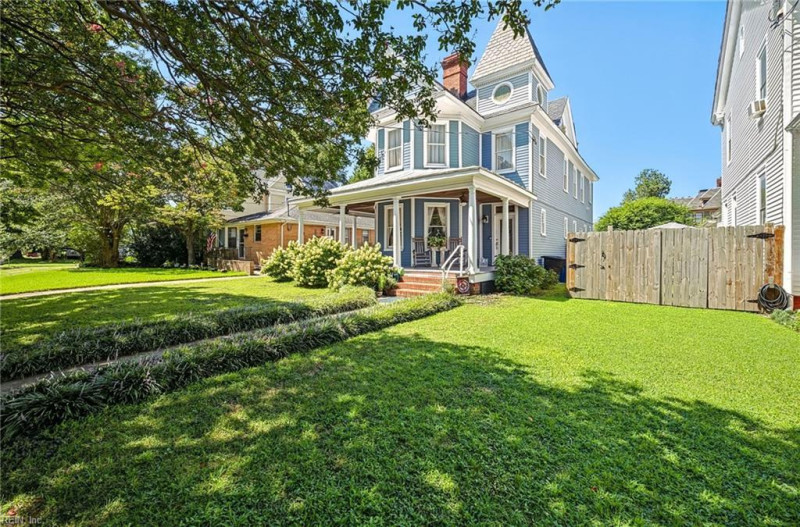 Photo 2 of 48 residential for sale in Portsmouth virginia