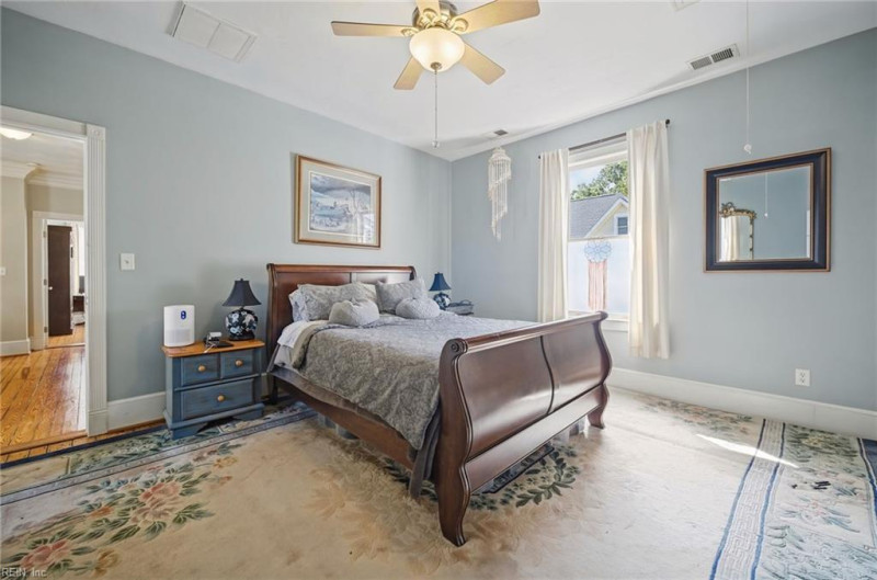 Photo 27 of 48 residential for sale in Portsmouth virginia