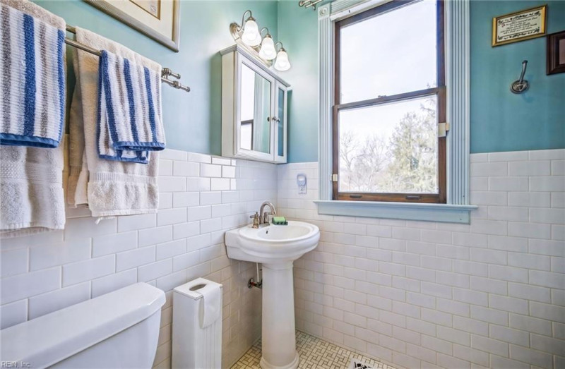Photo 31 of 48 residential for sale in Portsmouth virginia