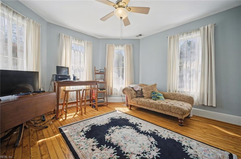 Photo 35 of 48 residential for sale in Portsmouth virginia