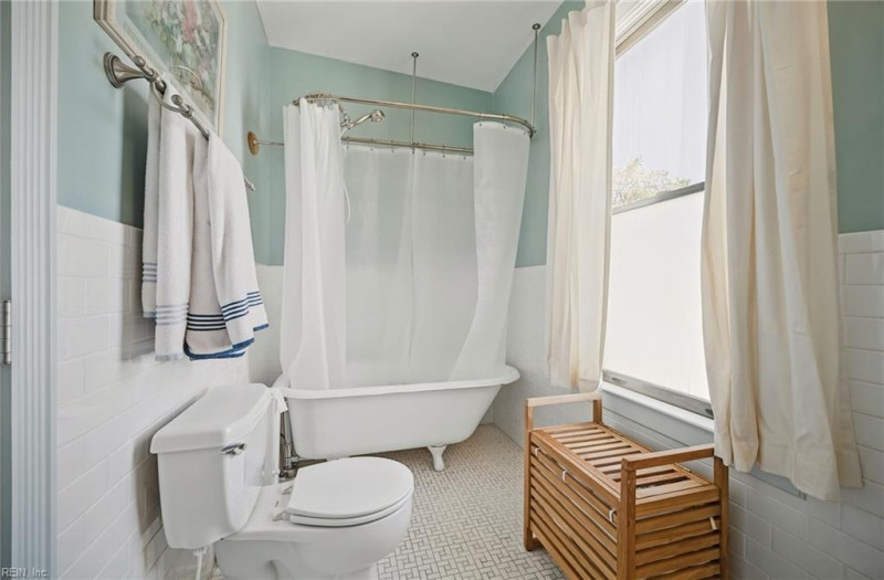 Photo 37 of 48 residential for sale in Portsmouth virginia