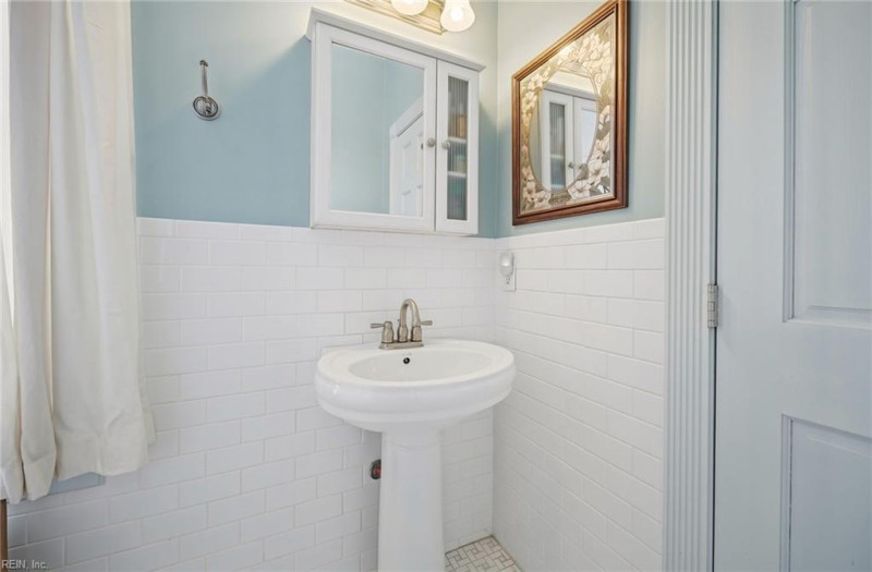 Photo 38 of 48 residential for sale in Portsmouth virginia