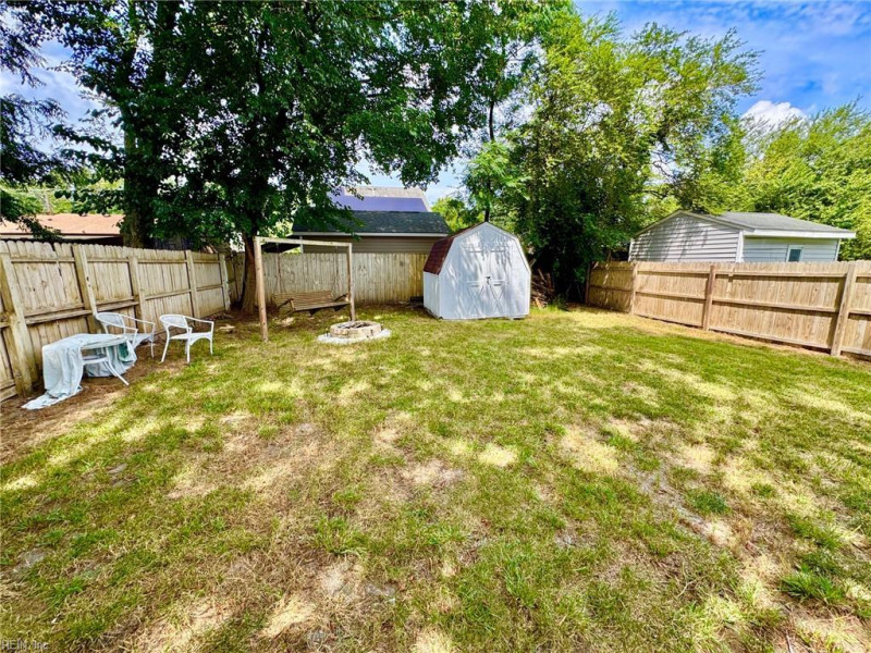 Photo 10 of 11 residential for sale in Chesapeake virginia