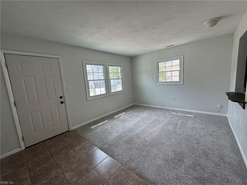 Photo 2 of 11 residential for sale in Chesapeake virginia