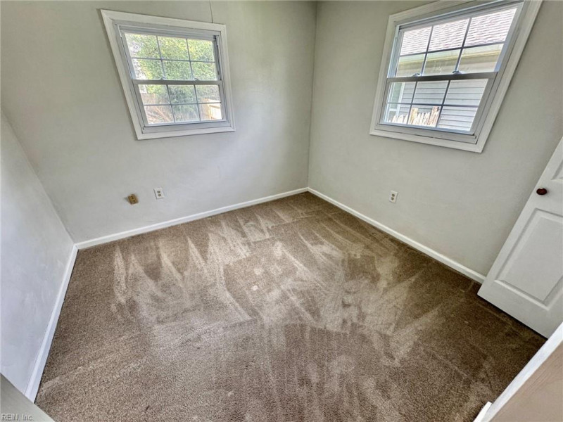 Photo 8 of 11 residential for sale in Chesapeake virginia