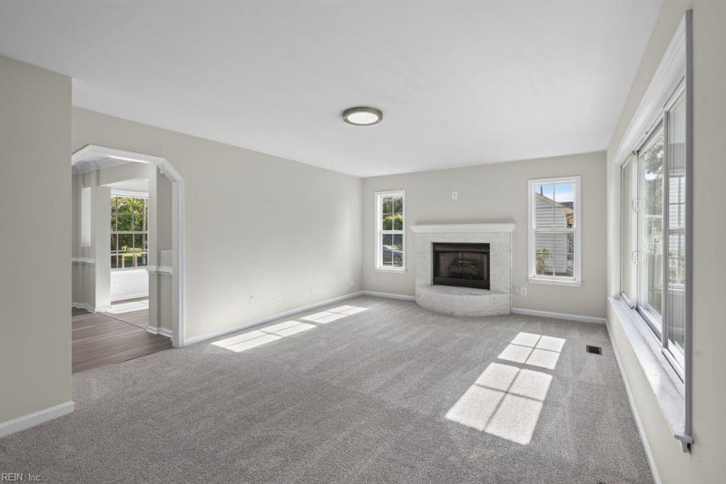 Photo 11 of 46 residential for sale in Chesapeake virginia
