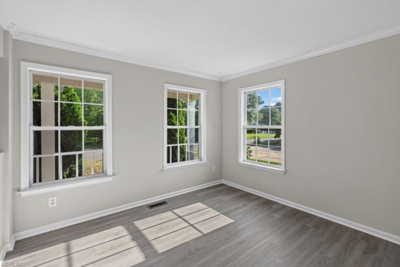 Photo 17 of 46 residential for sale in Chesapeake virginia