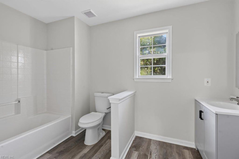 Photo 23 of 46 residential for sale in Chesapeake virginia