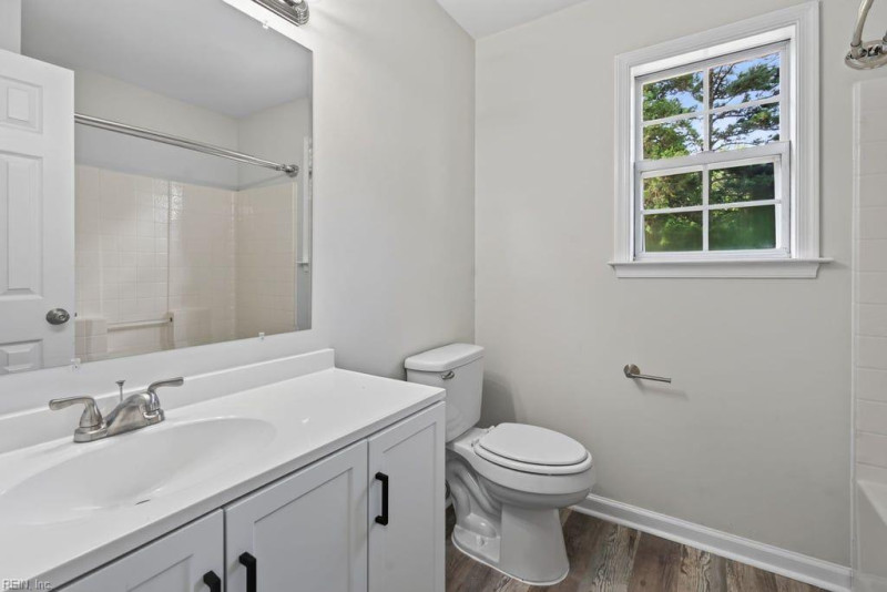 Photo 31 of 46 residential for sale in Chesapeake virginia