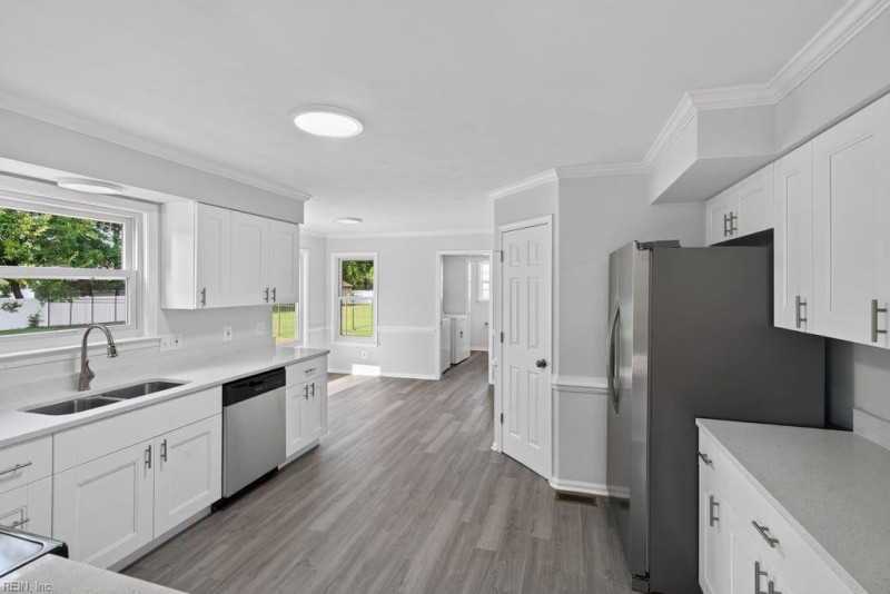 Photo 6 of 46 residential for sale in Chesapeake virginia