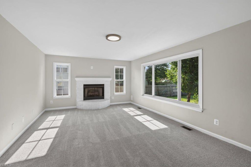 Photo 9 of 46 residential for sale in Chesapeake virginia