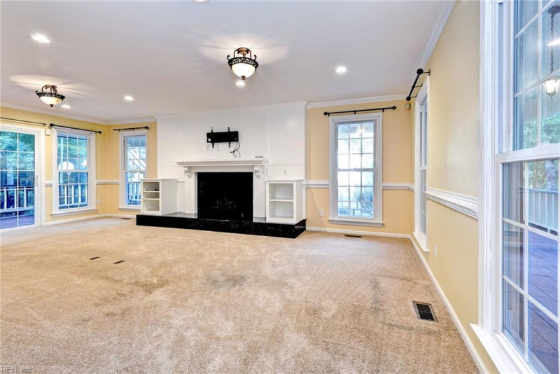 Photo 11 of 46 residential for sale in York County virginia