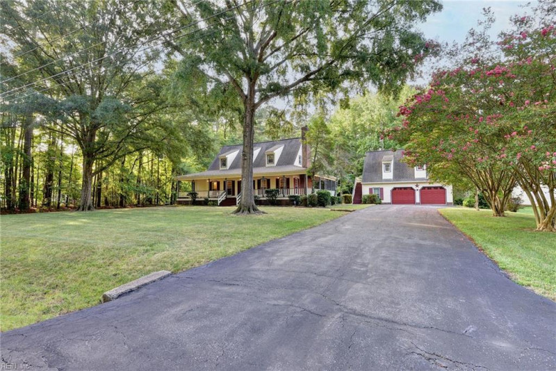 Photo 3 of 46 residential for sale in York County virginia