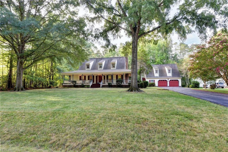 Photo 4 of 46 residential for sale in York County virginia