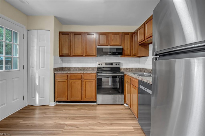 Photo 10 of 23 residential for sale in Virginia Beach virginia
