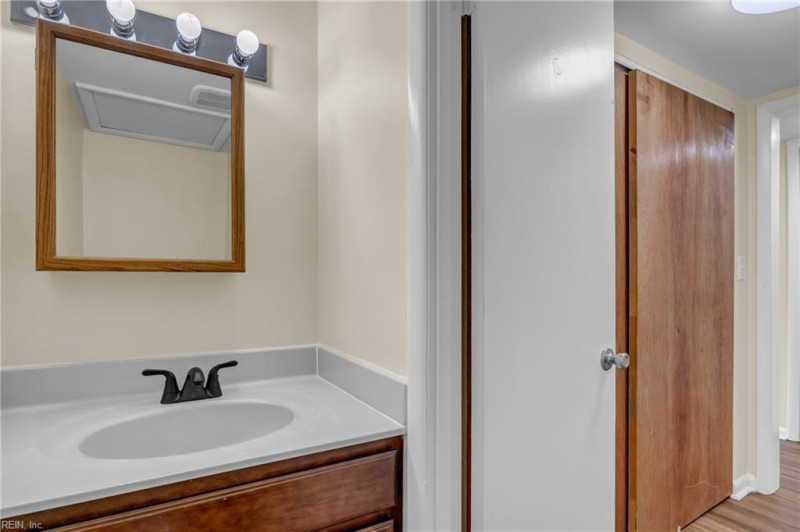 Photo 11 of 23 residential for sale in Virginia Beach virginia