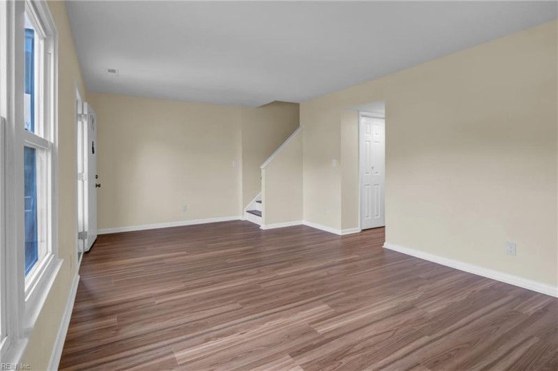 Photo 4 of 23 residential for sale in Virginia Beach virginia