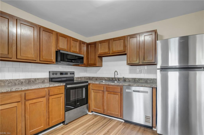 Photo 8 of 23 residential for sale in Virginia Beach virginia