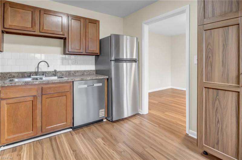 Photo 9 of 23 residential for sale in Virginia Beach virginia