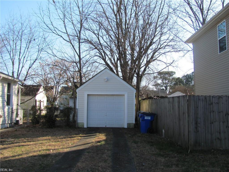 Photo 3 of 16 residential for sale in Norfolk virginia