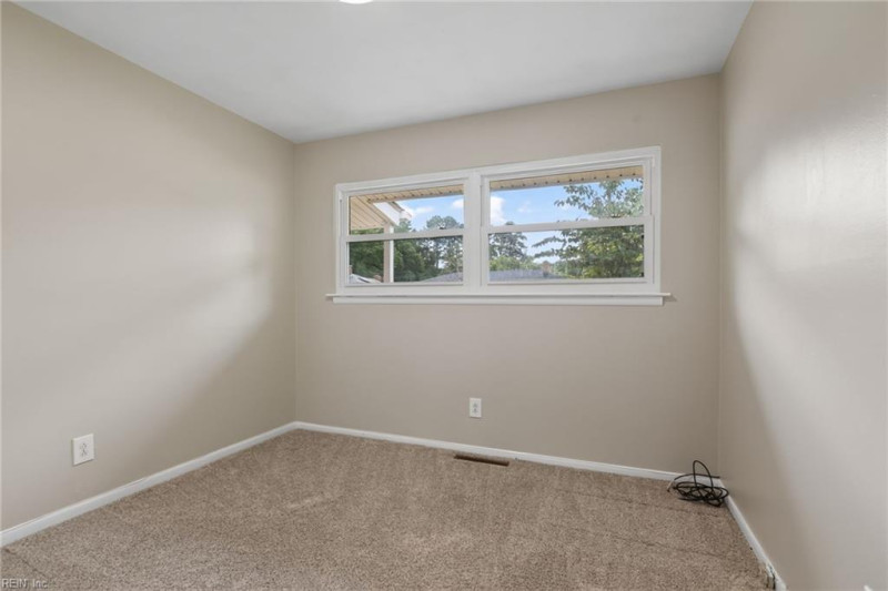 Photo 17 of 44 residential for sale in Chesapeake virginia Photo 17 of 44 residential for sale in Chesapeake virginia