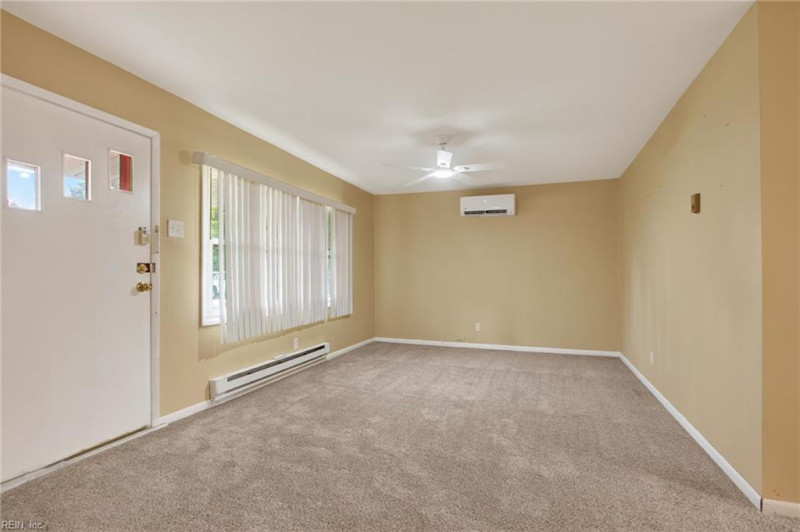 Photo 25 of 44 residential for sale in Chesapeake virginia