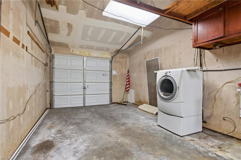 Photo 42 of 44 residential for sale in Chesapeake virginia