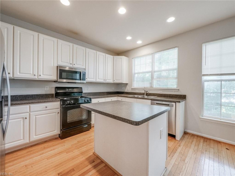 Photo 10 of 35 residential for sale in Newport News virginia