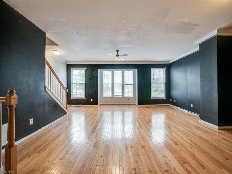 Photo 4 of 35 residential for sale in Newport News virginia