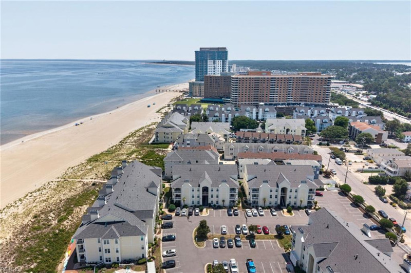 Photo 3 of 50 residential for sale in Virginia Beach virginia