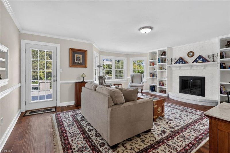 Photo 12 of 48 residential for sale in Chesapeake virginia