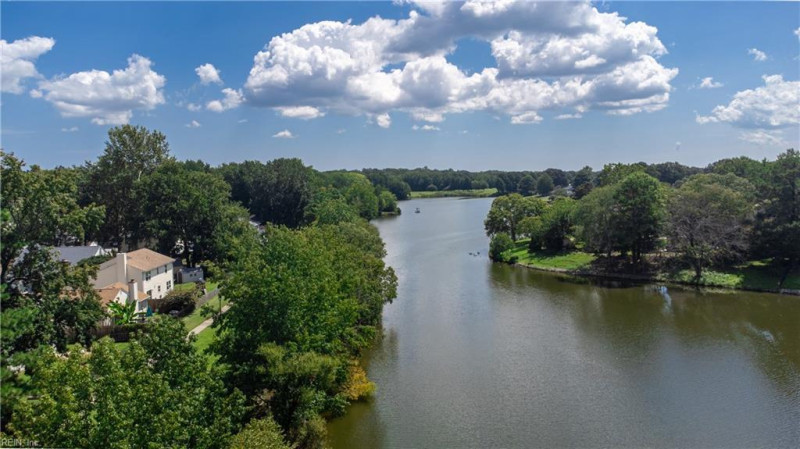 Photo 4 of 48 residential for sale in Chesapeake virginia